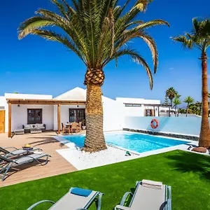 Axular With Heated Private Pool Сasa de vacaciones